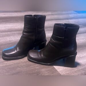 BareTraps Brown size 8 Leather Ankle Booties with Block Heel chunky